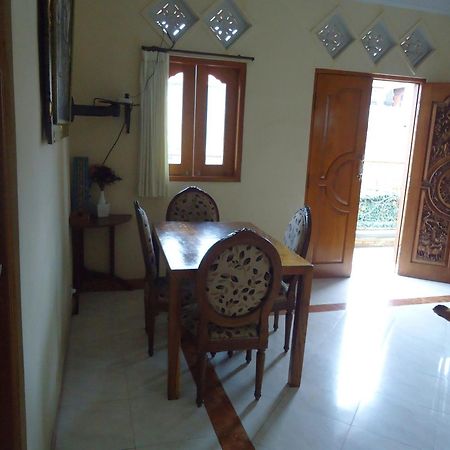The Reinhold Guesthouse Bali 캐로보칸 외부 사진