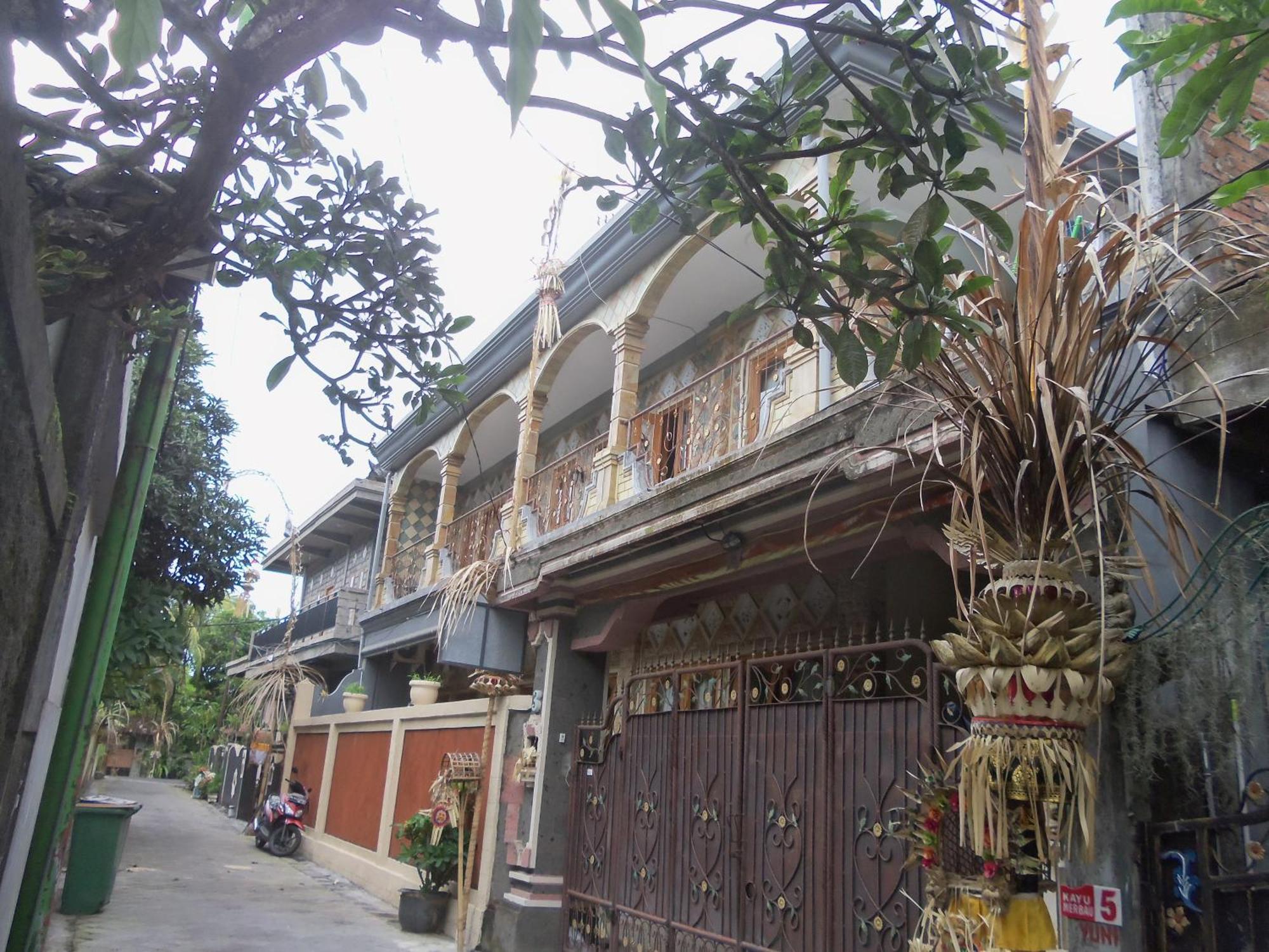 The Reinhold Guesthouse Bali 캐로보칸 객실 사진
