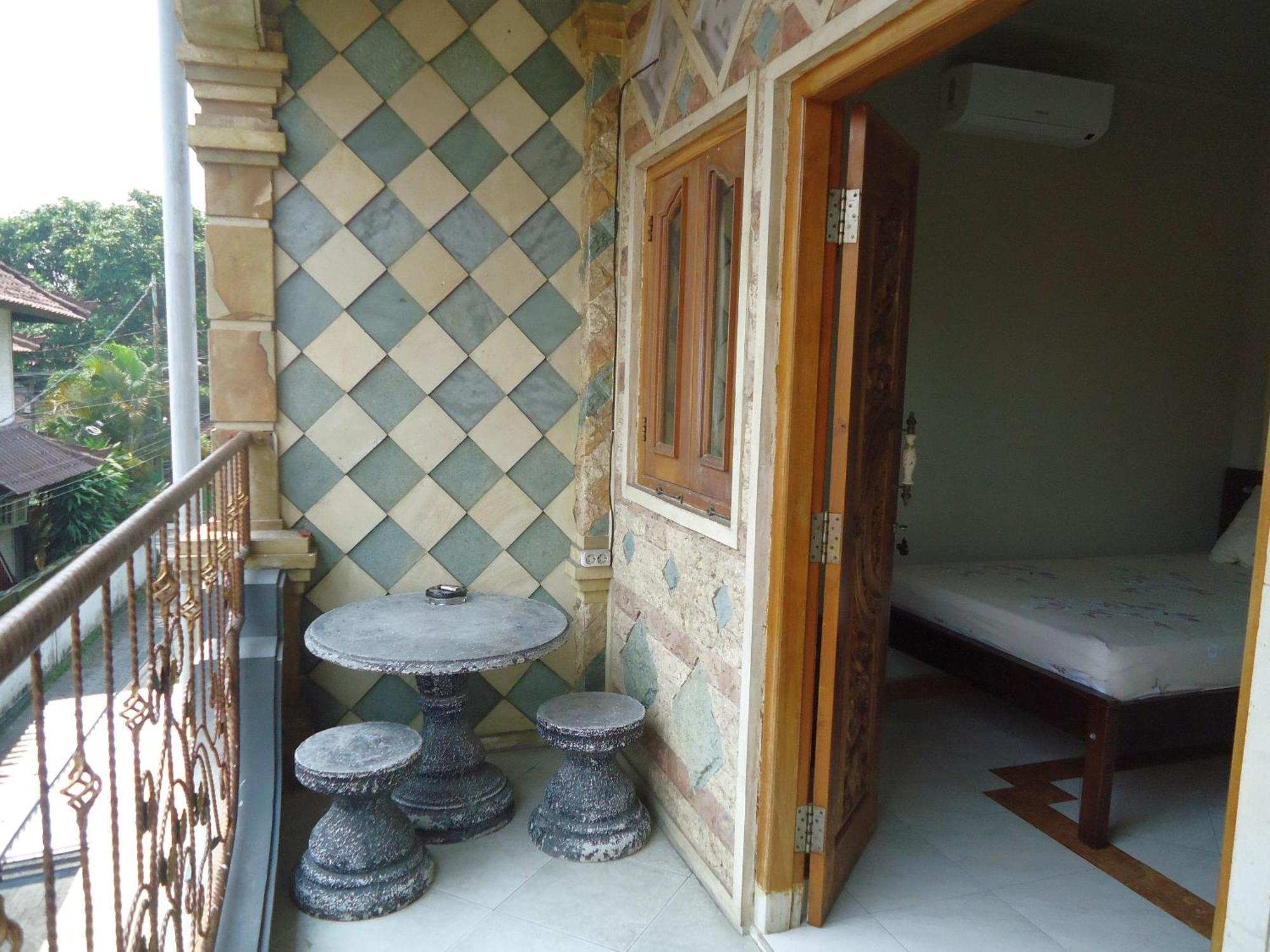 The Reinhold Guesthouse Bali 캐로보칸 외부 사진