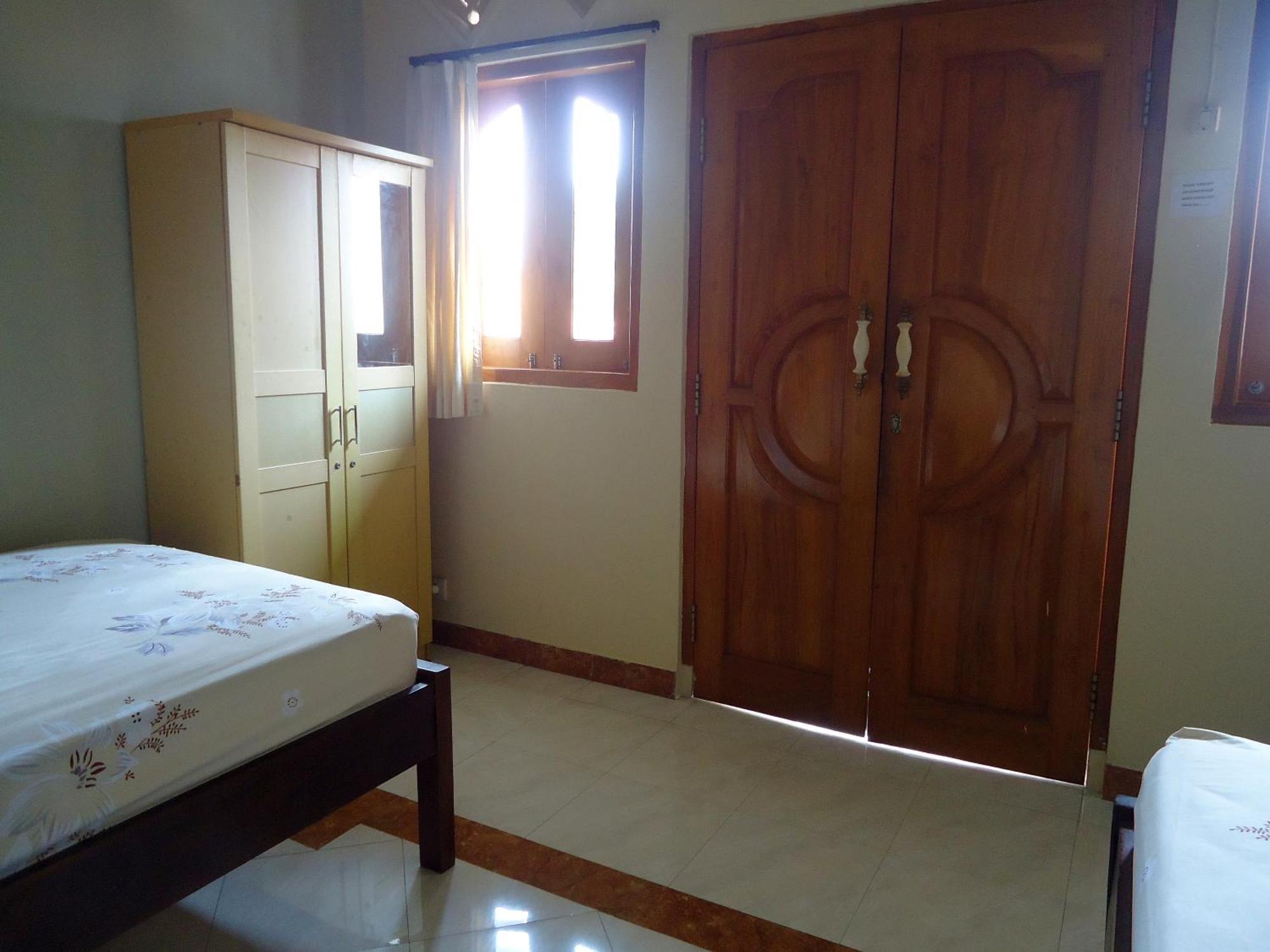 The Reinhold Guesthouse Bali 캐로보칸 외부 사진