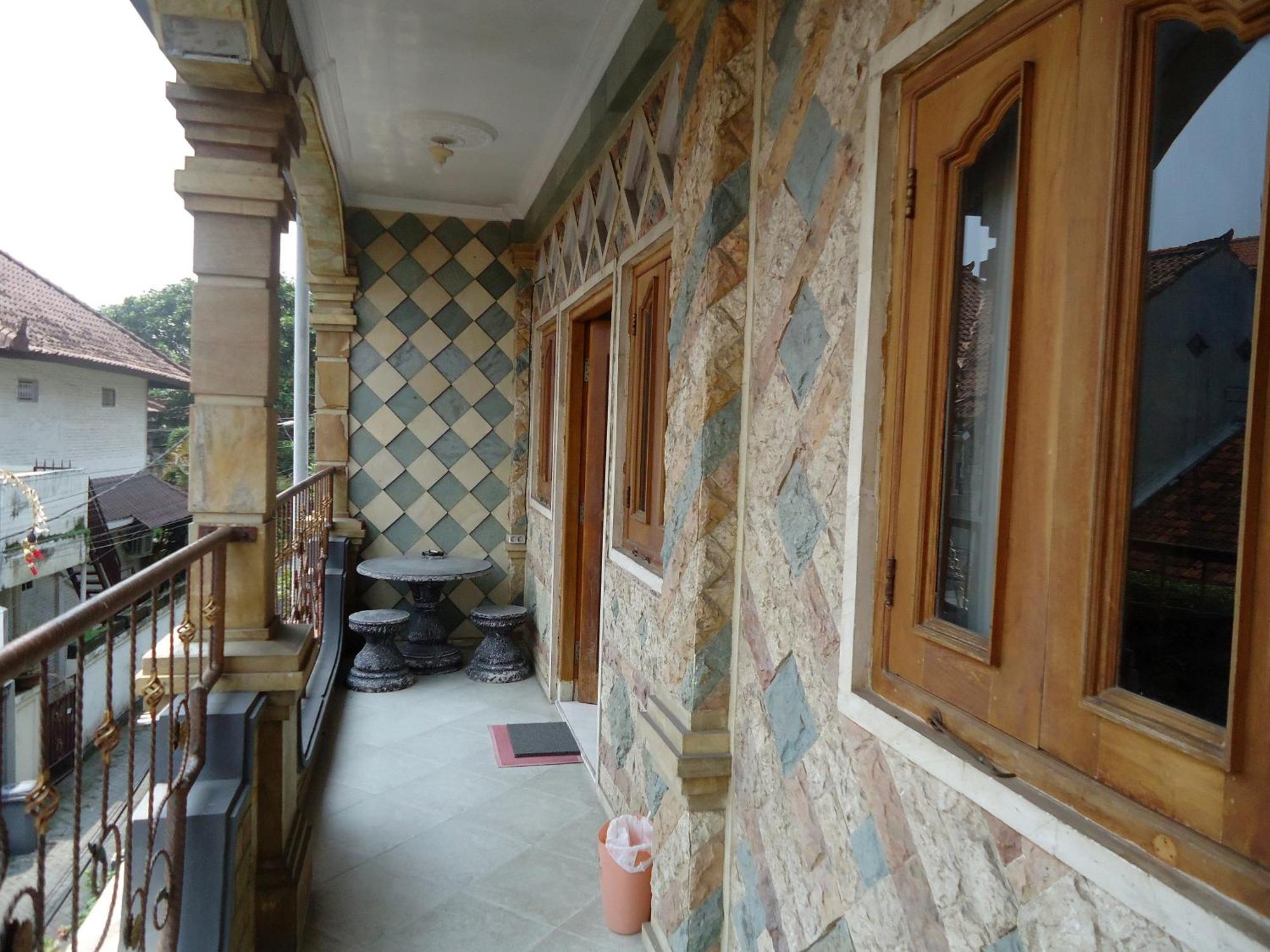 The Reinhold Guesthouse Bali 캐로보칸 외부 사진