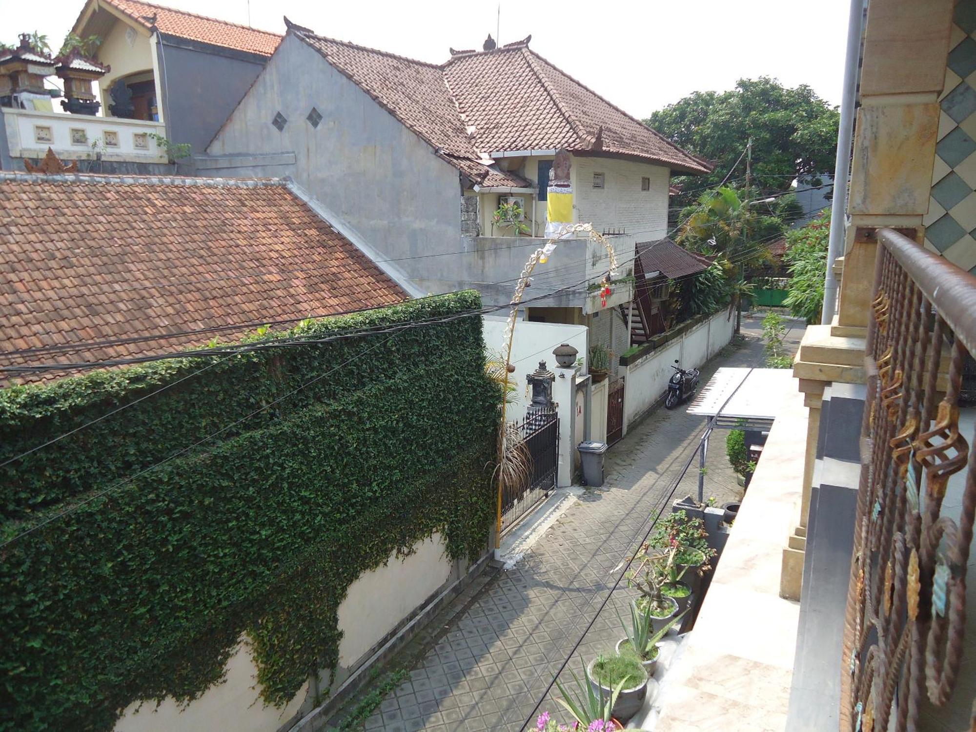 The Reinhold Guesthouse Bali 캐로보칸 외부 사진